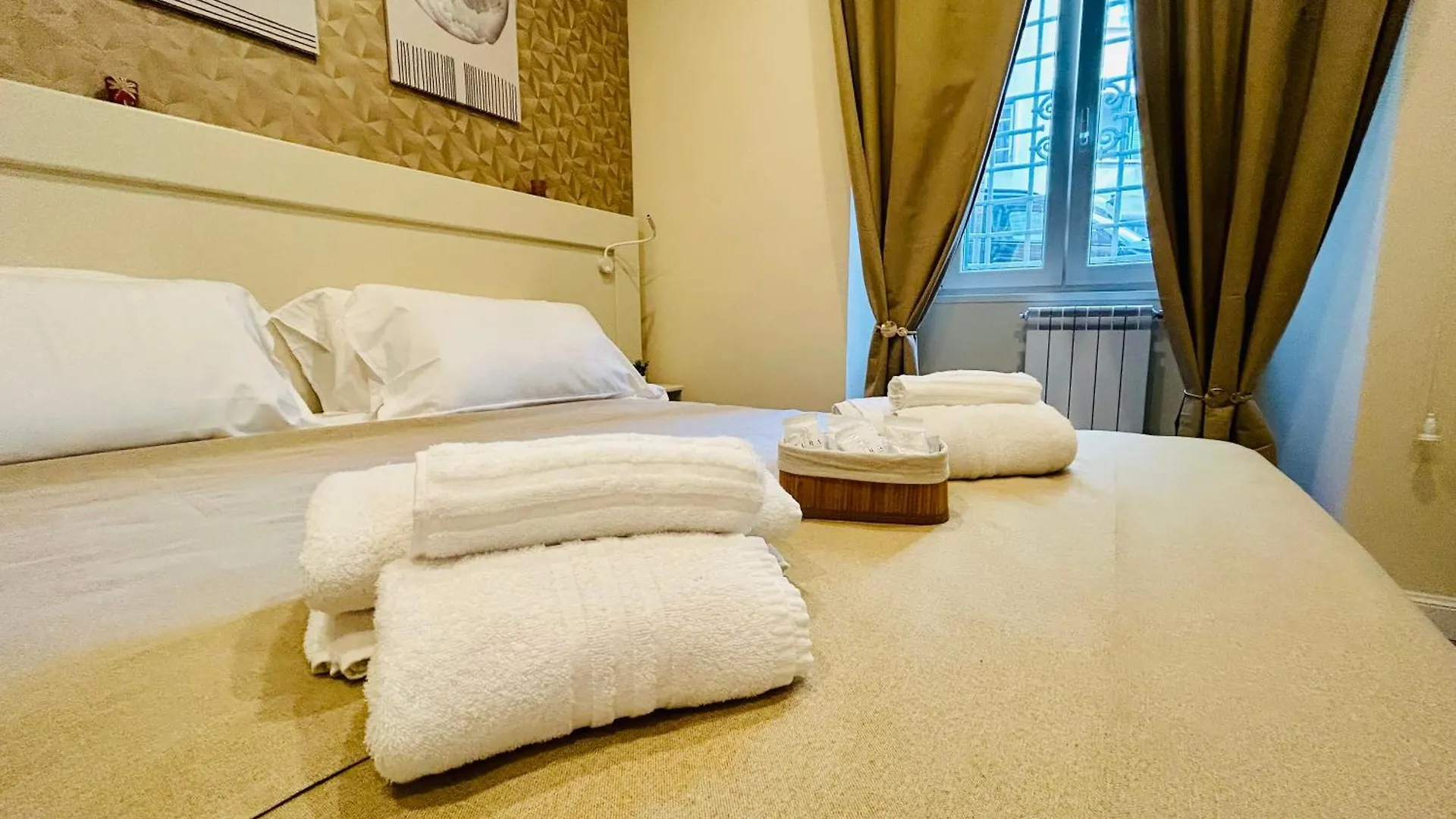 Hotel Domus Altino Roma 0*,  Italia